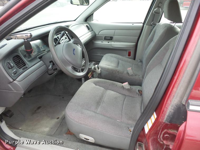 image for item K3576 2003 Ford Crown Victoria Police Interceptor