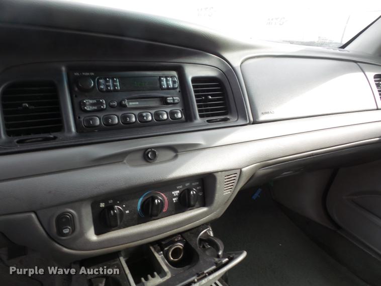 image for item K3576 2003 Ford Crown Victoria Police Interceptor