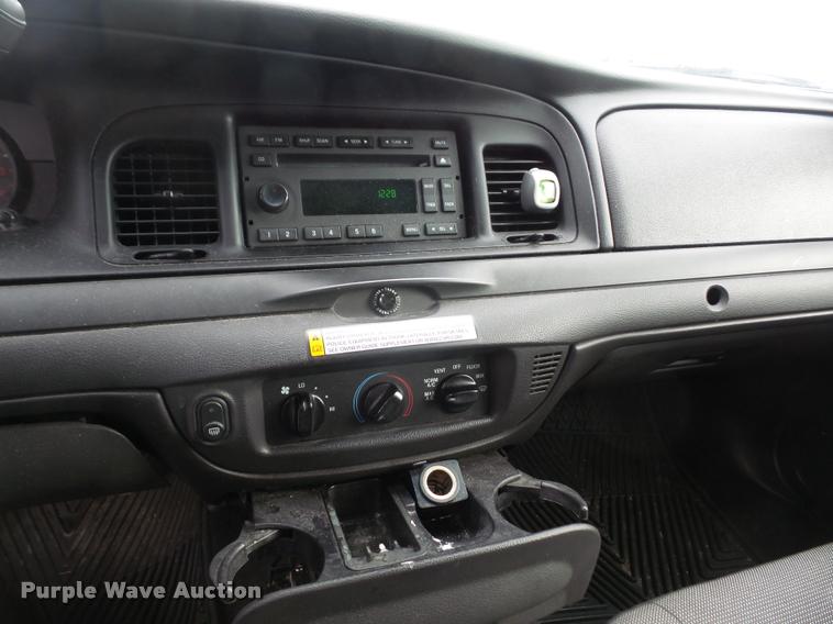 image for item K3577 2007 Ford Crown Victoria Police Interceptor