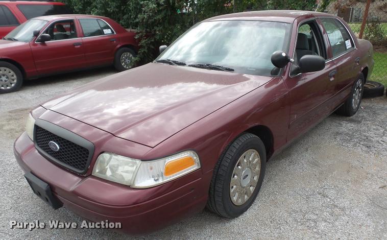 image for item K3578 2005 Ford Crown Victoria Police Interceptor