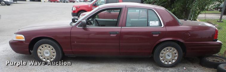 image for item K3578 2005 Ford Crown Victoria Police Interceptor