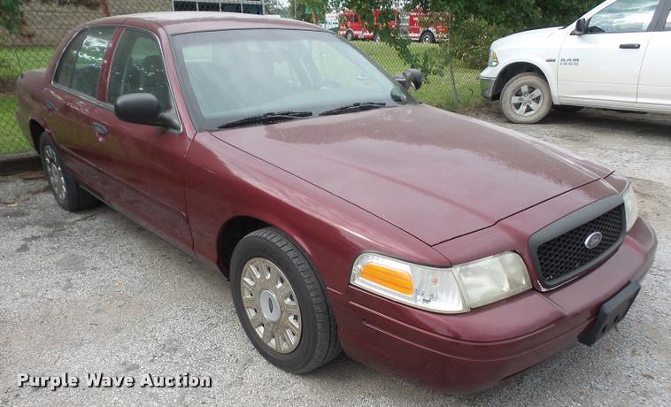 image for item K3578 2005 Ford Crown Victoria Police Interceptor