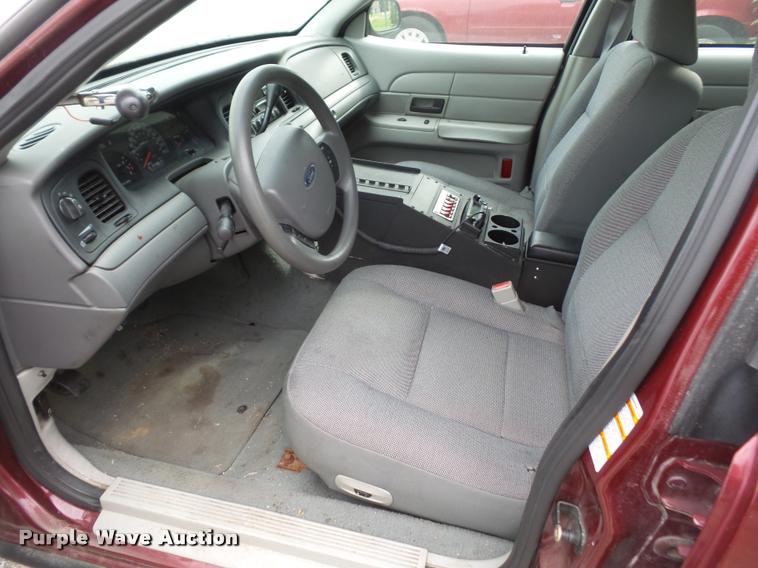 image for item K3578 2005 Ford Crown Victoria Police Interceptor