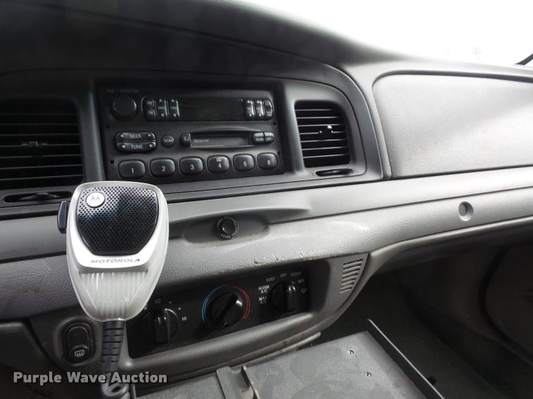image for item K3578 2005 Ford Crown Victoria Police Interceptor
