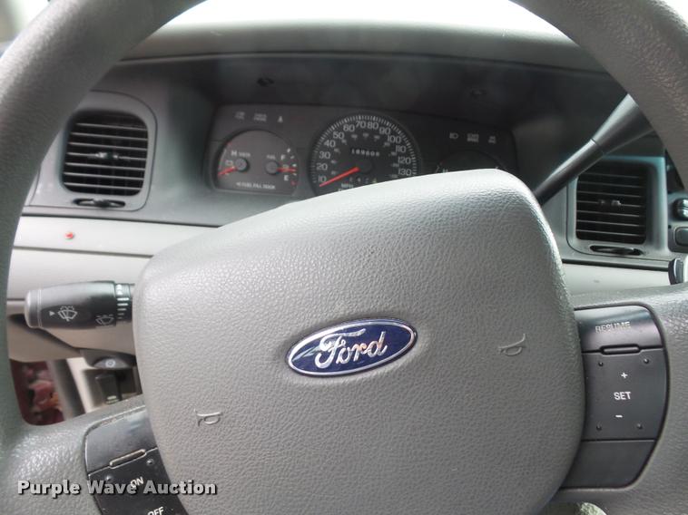 image for item K3578 2005 Ford Crown Victoria Police Interceptor