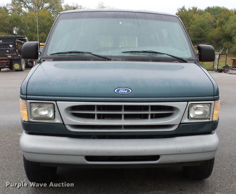image for item K8135 1997 Ford Club Wagon van