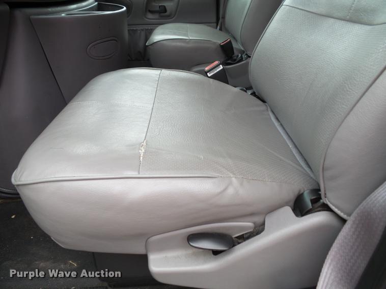 image for item K8135 1997 Ford Club Wagon van