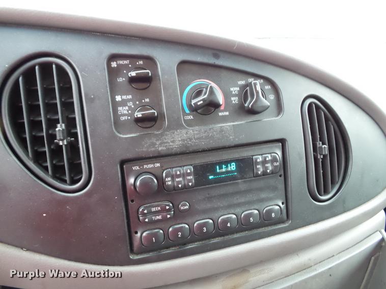 image for item K8135 1997 Ford Club Wagon van