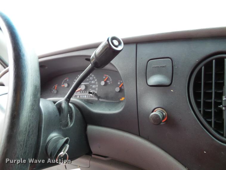 image for item K8135 1997 Ford Club Wagon van