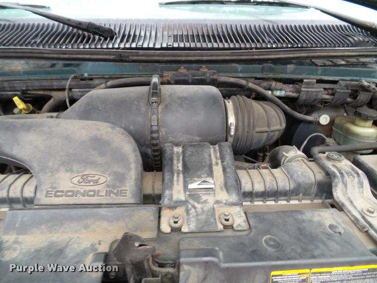 image for item K8135 1997 Ford Club Wagon van