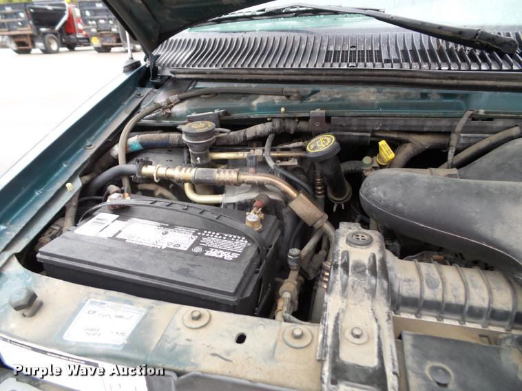 image for item K8135 1997 Ford Club Wagon van