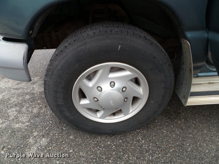 image for item K8135 1997 Ford Club Wagon van