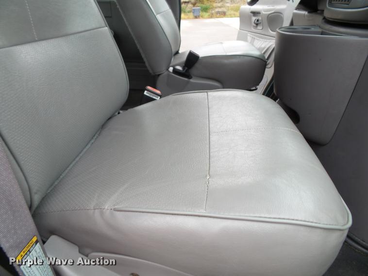 image for item K8135 1997 Ford Club Wagon van