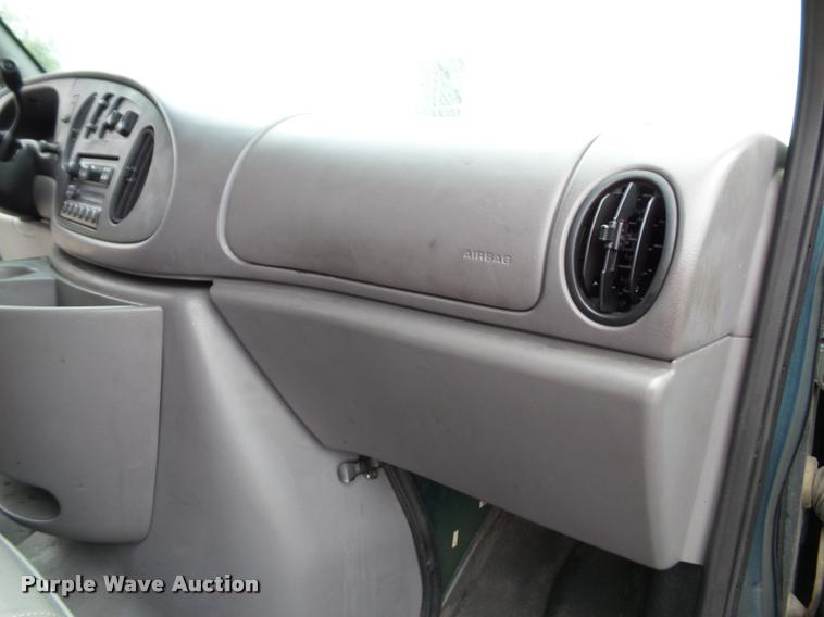 image for item K8135 1997 Ford Club Wagon van