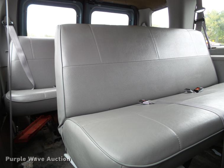 image for item K8135 1997 Ford Club Wagon van