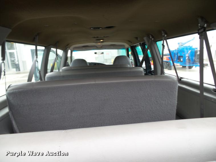 image for item K8135 1997 Ford Club Wagon van