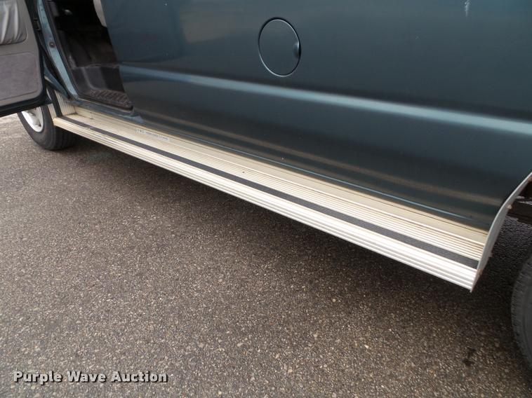 image for item K8135 1997 Ford Club Wagon van