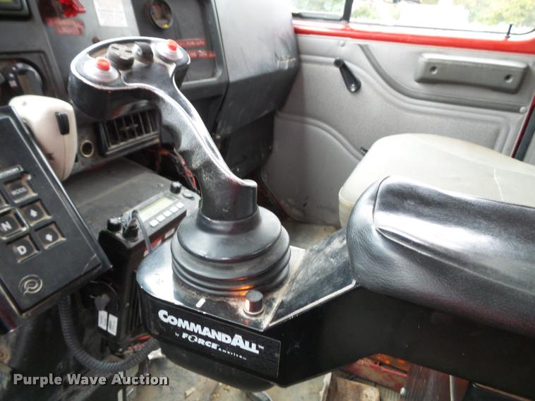 image for item K8136 1999 International 4900 roll-off truck