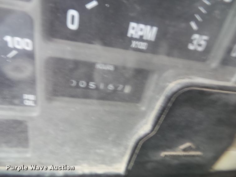 image for item K8136 1999 International 4900 roll-off truck