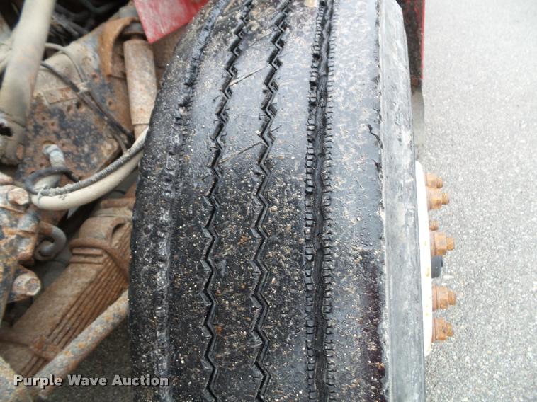 image for item K8136 1999 International 4900 roll-off truck