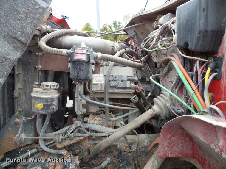 image for item K8136 1999 International 4900 roll-off truck