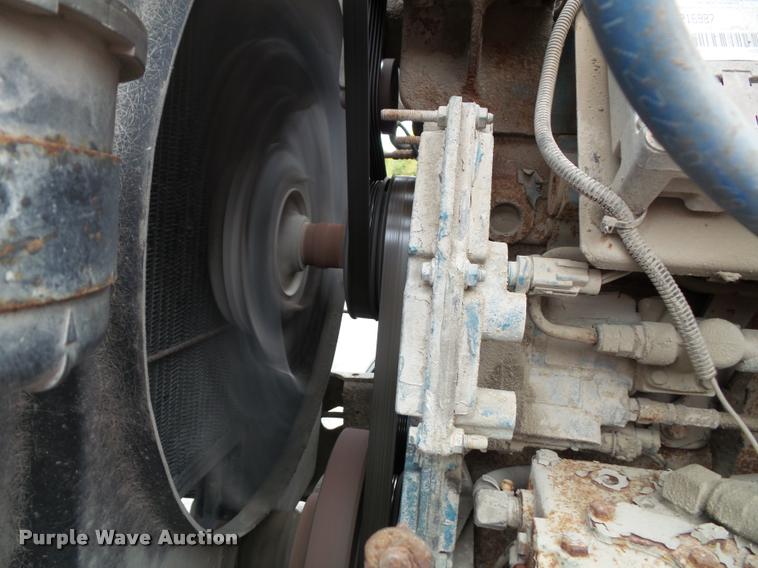 image for item K8136 1999 International 4900 roll-off truck