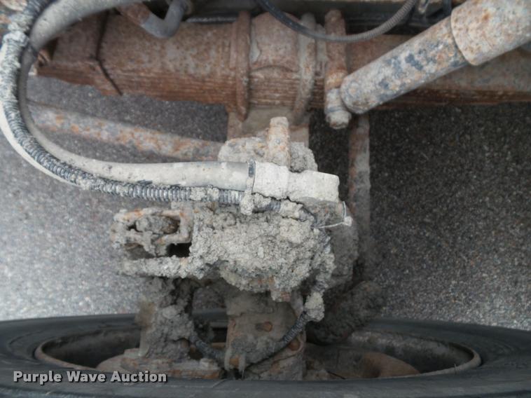 image for item K8136 1999 International 4900 roll-off truck