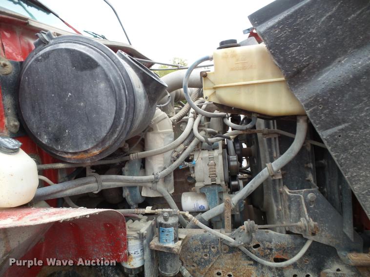 image for item K8136 1999 International 4900 roll-off truck