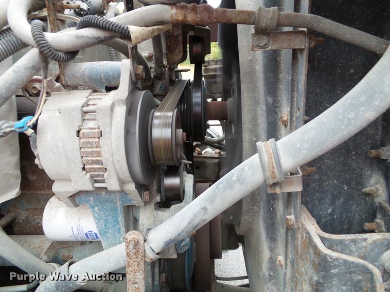 image for item K8136 1999 International 4900 roll-off truck