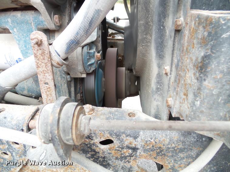 image for item K8136 1999 International 4900 roll-off truck