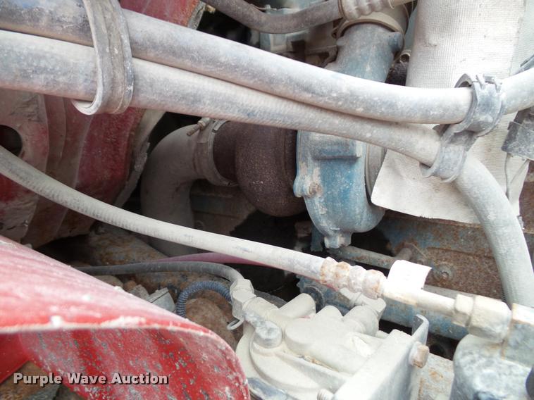 image for item K8136 1999 International 4900 roll-off truck