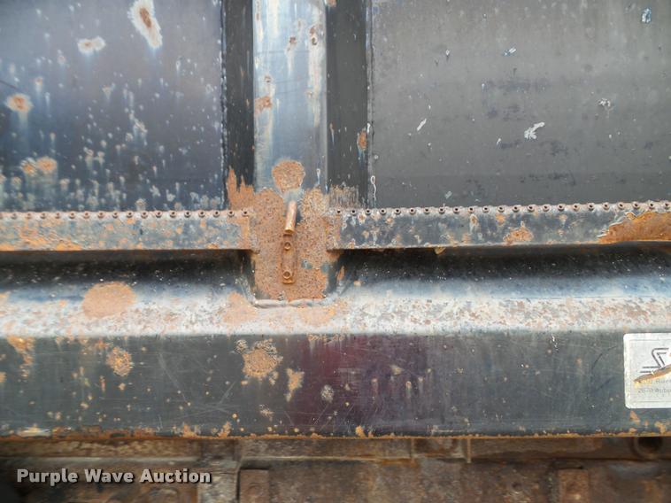 image for item K8136 1999 International 4900 roll-off truck