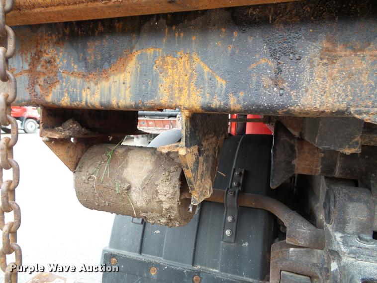 image for item K8136 1999 International 4900 roll-off truck