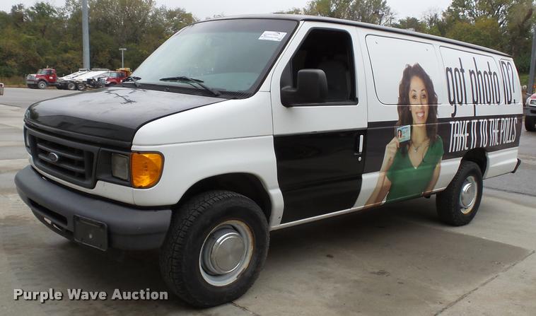 image for item K8151 2005 Ford E350 van