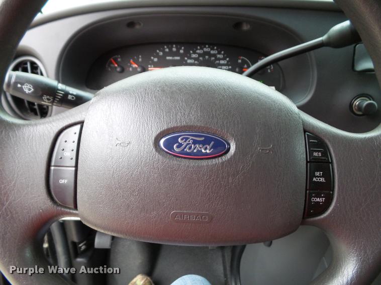 image for item K8151 2005 Ford E350 van