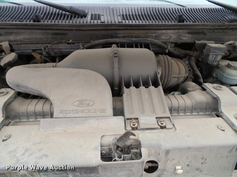 image for item K8151 2005 Ford E350 van