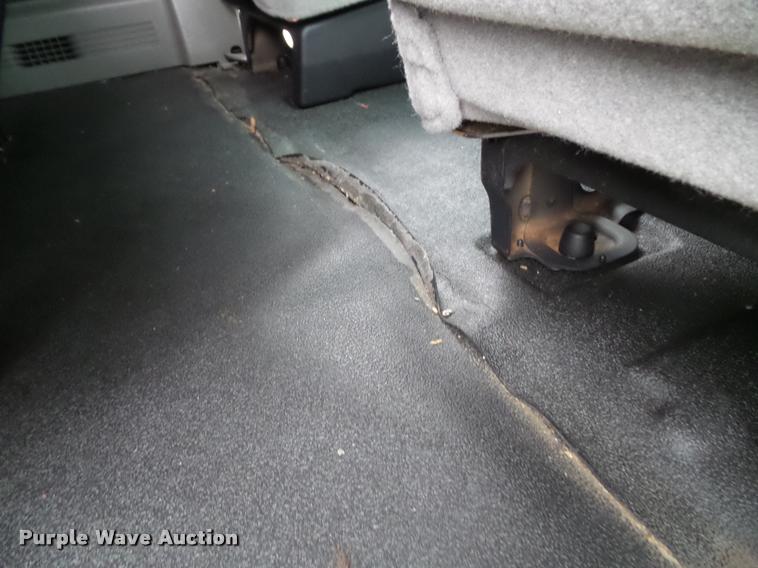 image for item K8151 2005 Ford E350 van