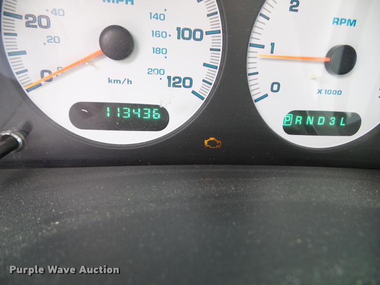 image for item K8156 2004 Dodge Grand Caravan van