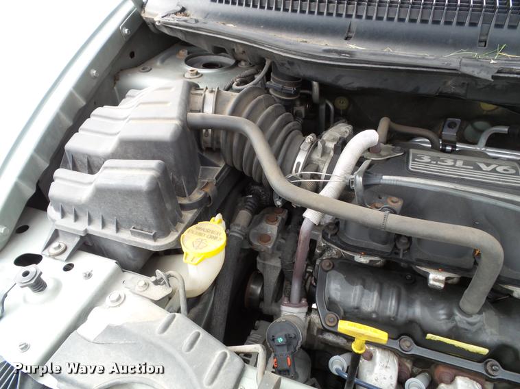 image for item K8156 2004 Dodge Grand Caravan van
