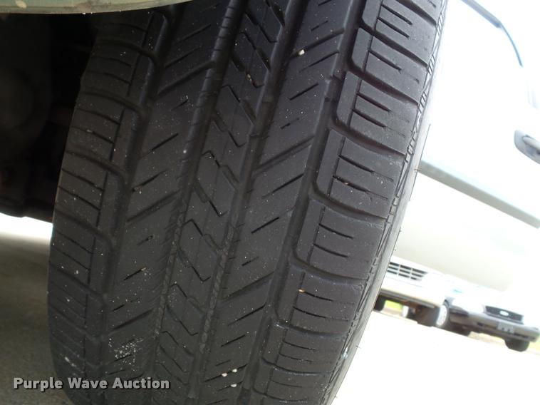 image for item K8156 2004 Dodge Grand Caravan van