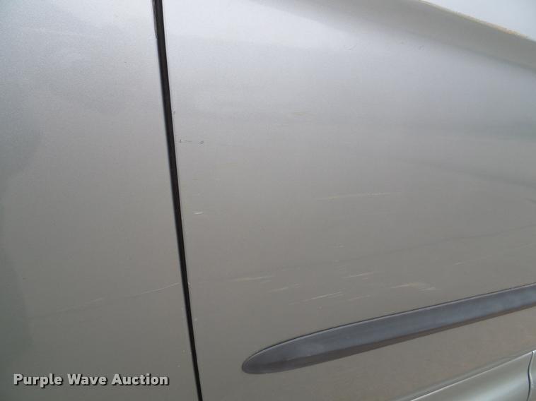 image for item K8156 2004 Dodge Grand Caravan van