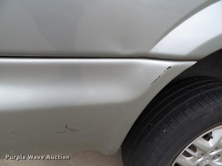 image for item K8156 2004 Dodge Grand Caravan van