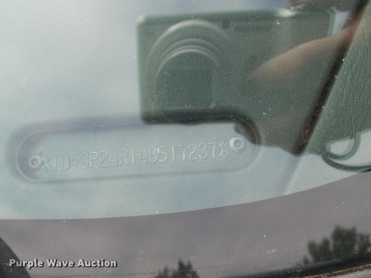 image for item K8156 2004 Dodge Grand Caravan van