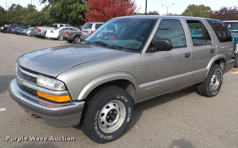 image for item K8162 1999 Chevrolet Blazer SUV