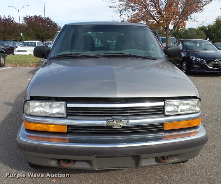 image for item K8162 1999 Chevrolet Blazer SUV