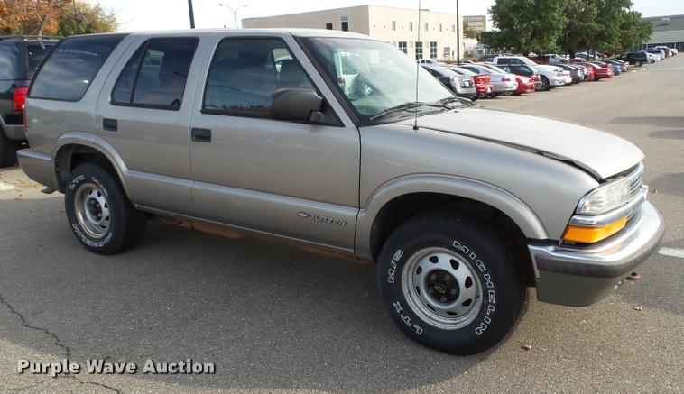 image for item K8162 1999 Chevrolet Blazer SUV