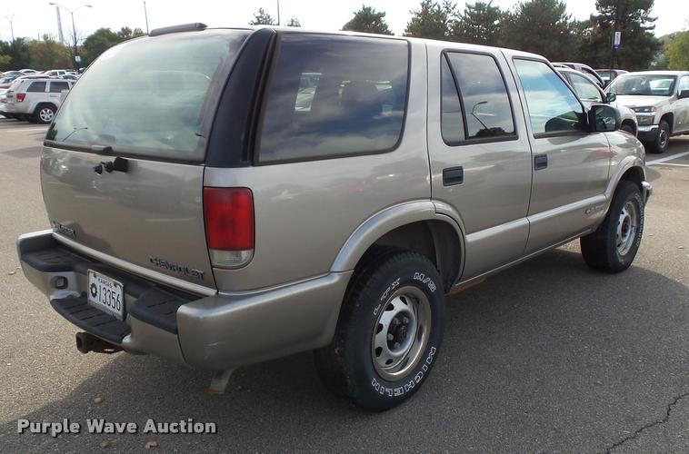 image for item K8162 1999 Chevrolet Blazer SUV