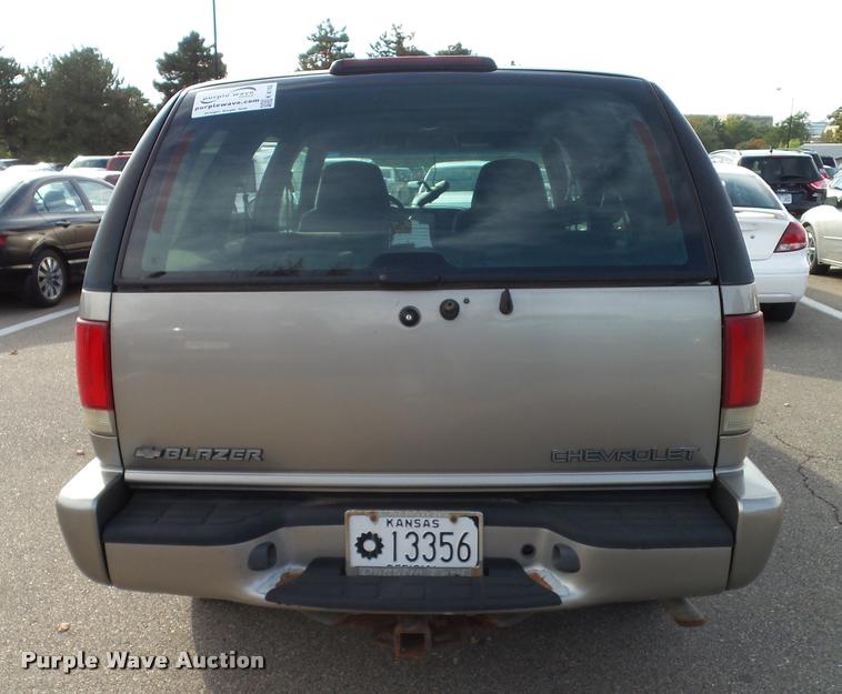 image for item K8162 1999 Chevrolet Blazer SUV