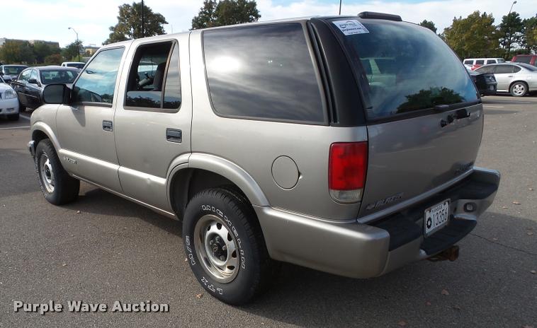 image for item K8162 1999 Chevrolet Blazer SUV