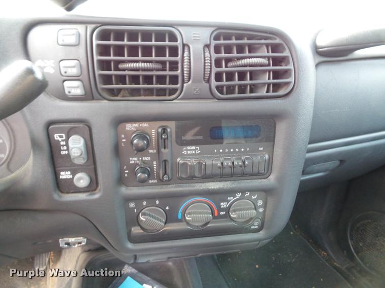 image for item K8162 1999 Chevrolet Blazer SUV